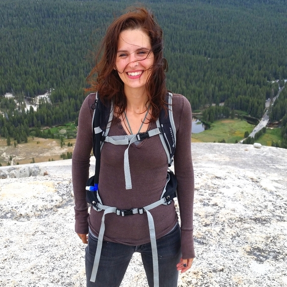 Meet your Posher, Rianna - Picture 2 of 3